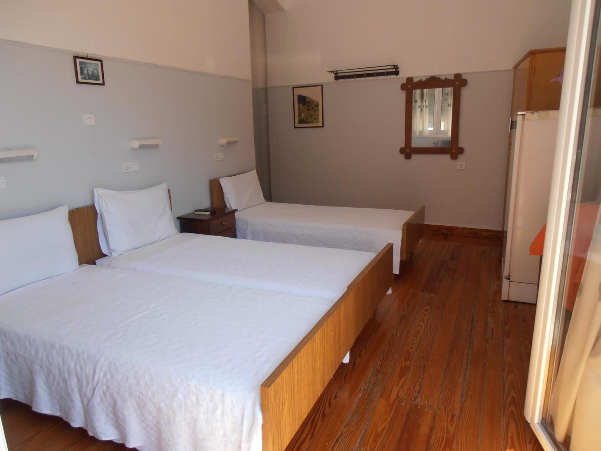 Hotel Bretagne Loutráki Zewnętrze zdjęcie