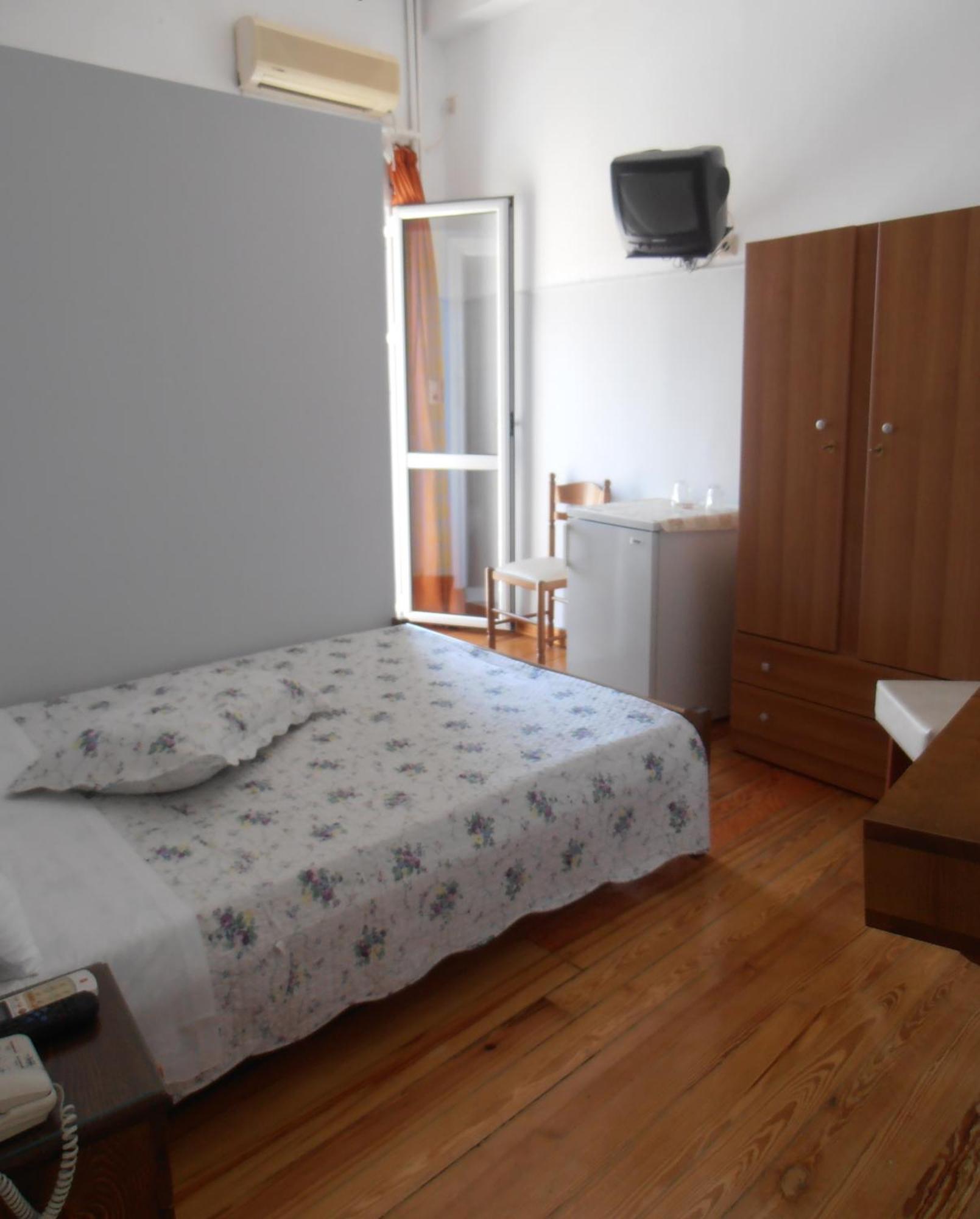 Hotel Bretagne Loutráki Zewnętrze zdjęcie